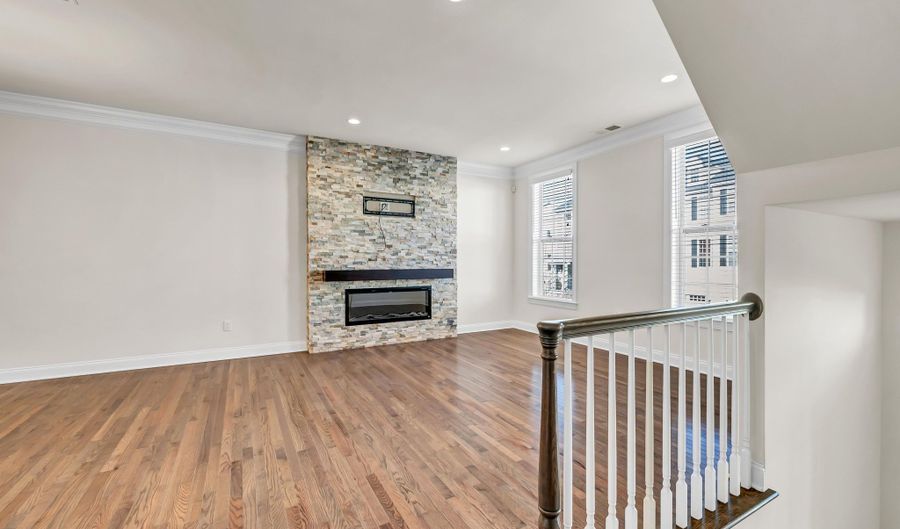 10 Putnam Ln 10, Danbury, CT 06810 - 3 Beds, 4 Bath