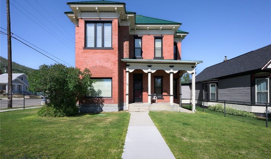 522 Hickory St, Anaconda, MT 59711 - 4 Beds, 4 Bath