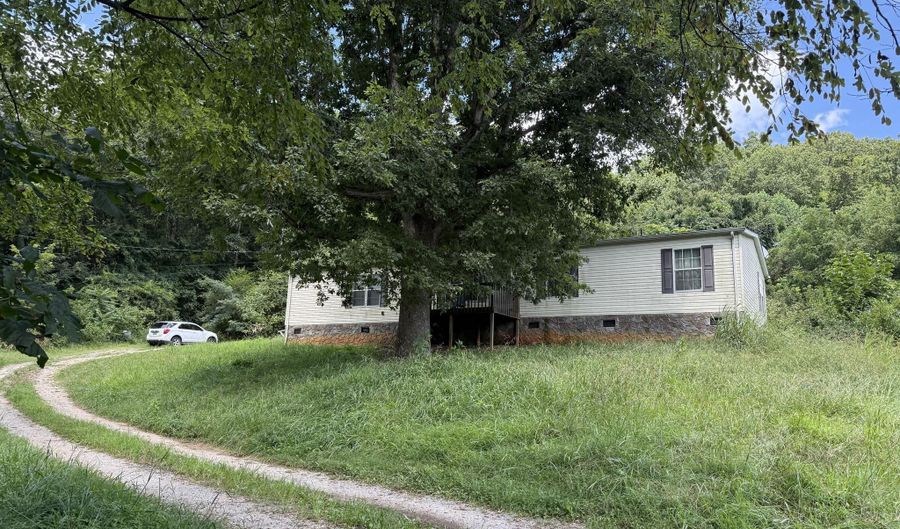 807 Collins Rd, Blaine, TN 37709 - 5 Beds, 3 Bath