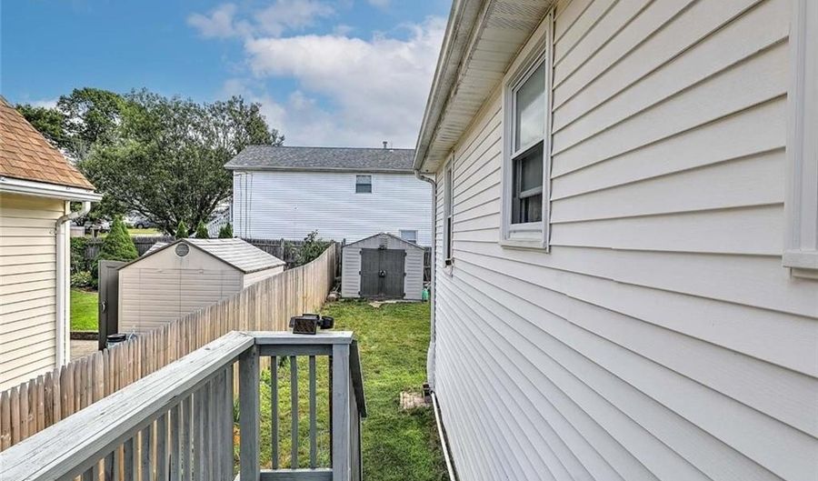 28 Plant St, Cumberland, RI 02864 - 3 Beds, 1 Bath