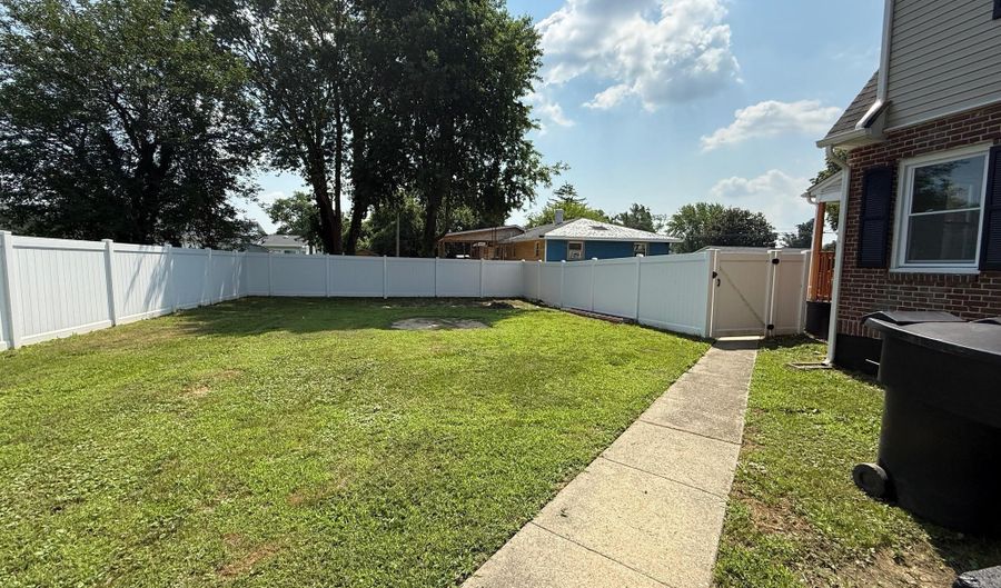 949 LINCOLN St, Dover, DE 19904 - 3 Beds, 2 Bath