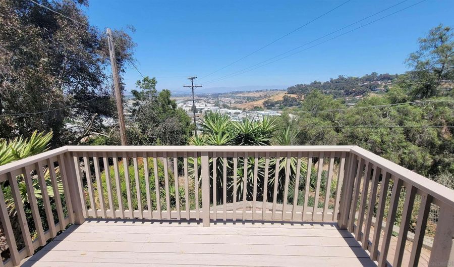 2402 Amick St, Oceanside, CA 92058 - 2 Beds, 1 Bath