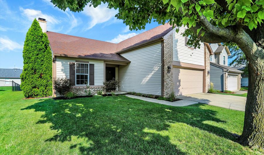 8426 Fort Sumter Dr, Indianapolis, IN 46227 - 4 Beds, 2 Bath