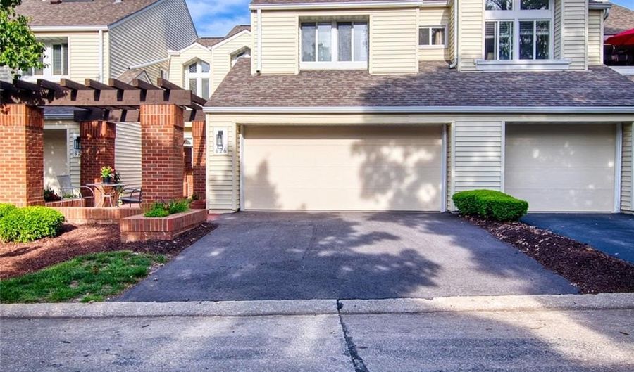 626 Highview Circle Dr, Ballwin, MO 63021 - 3 Beds, 4 Bath