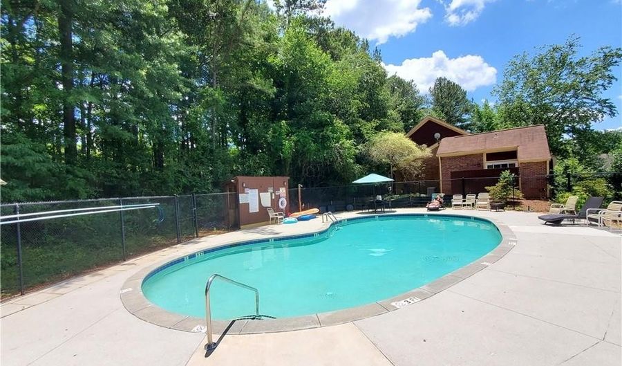 66 Country Place Ct, Alpharetta, GA 30005 - 2 Beds, 2 Bath