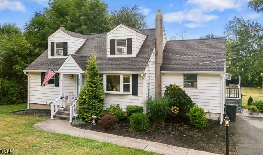 817 Limecrest Rd, Andover, NJ 07860 - 3 Beds, 2 Bath
