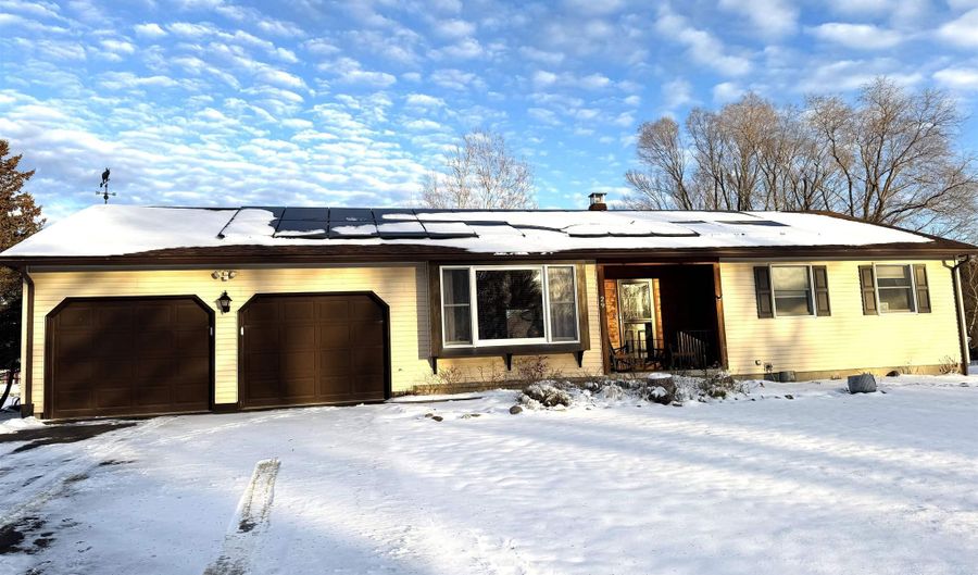 29 Mount Pleasant Dr, Brandon, VT 05733 - 3 Beds, 3 Bath