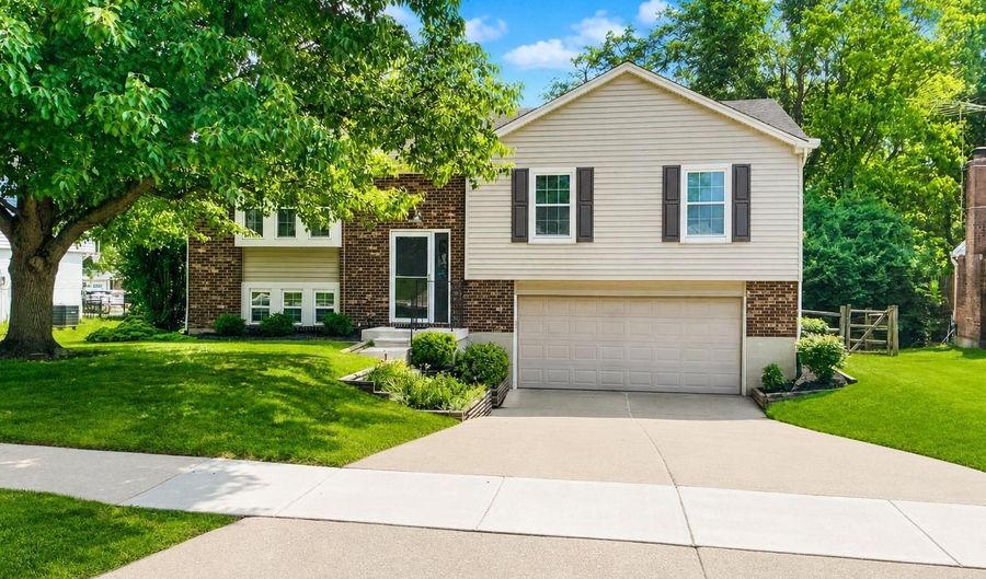 2086 Knightsbridge Dr, Anderson Twp., OH 45244 - 3 Beds, 3 Bath