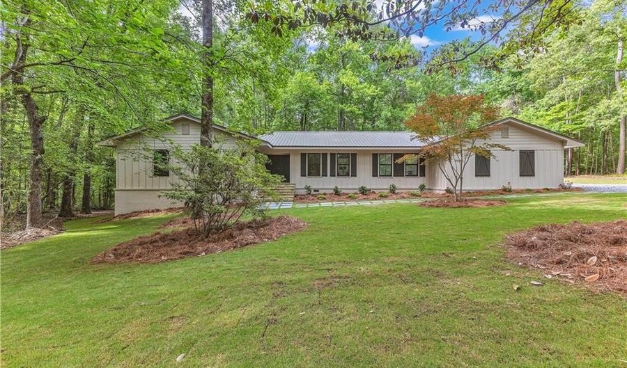 1796 MAGNOLIA St, Alexander City, AL 35010 - 5 Beds, 4 Bath