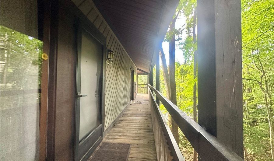 1722 Treetop Trl 15, Akron, OH 44313 - 2 Beds, 2 Bath