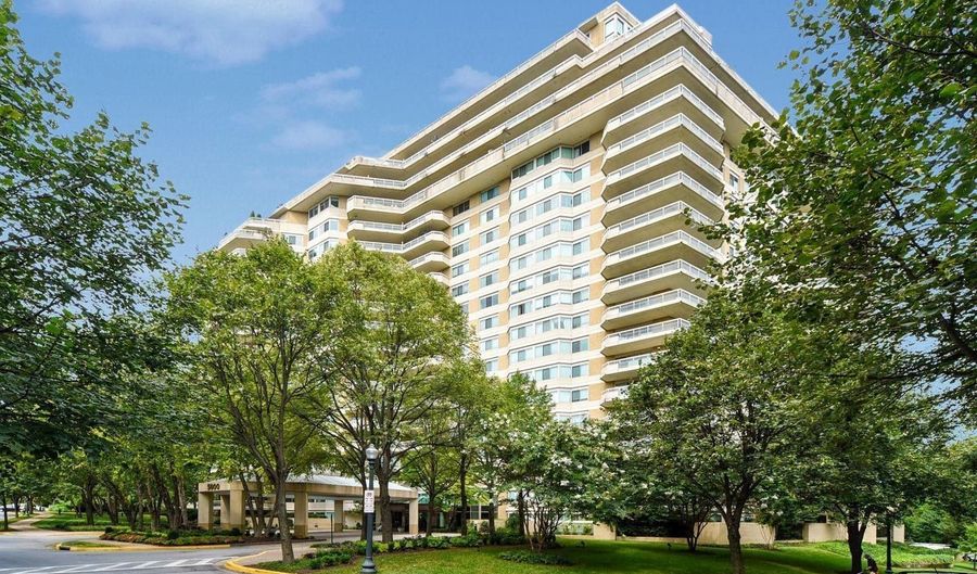 5600 WISCONSIN Ave #704, Chevy Chase, MD 20815 - 1 Beds, 2 Bath
