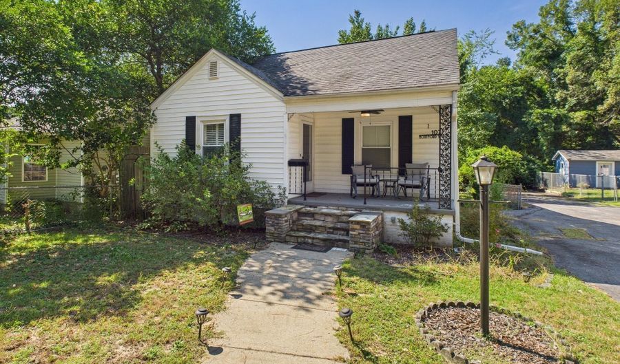 107 Montford St, Aberdeen, NC 28315 - 3 Beds, 2 Bath