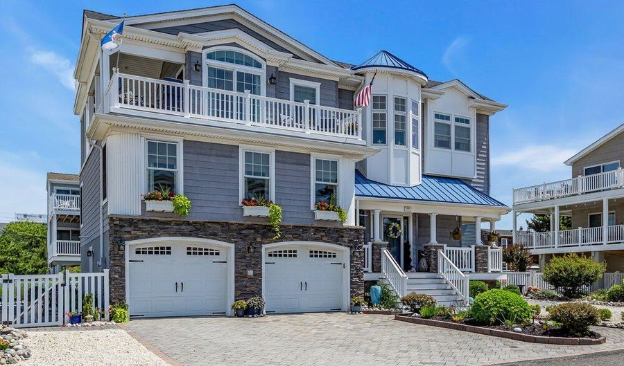 21 W Magnolia Ave, Beach Haven, NJ 08008 - 4 Beds, 3 Bath