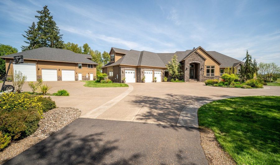 26740 S FISH Rd, Mulino, OR 97042 - 5 Beds, 5 Bath