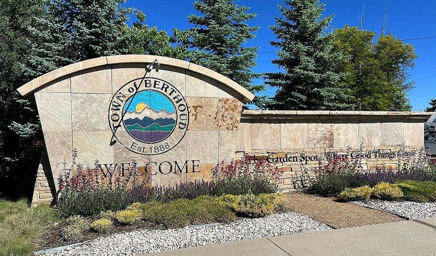 837 5th St, Berthoud, CO 80513 - 3 Beds, 1 Bath