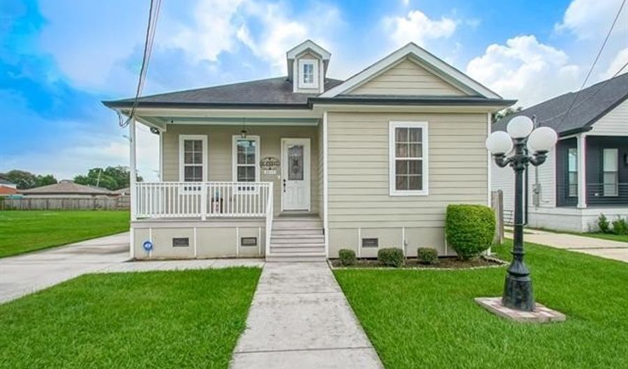 2217 ANGELA Ave, Arabi, LA 70032 - 3 Beds, 2 Bath