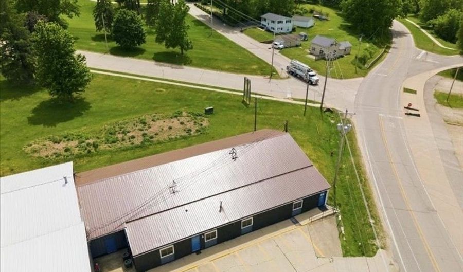 301 Old Dubuque Rd, Anamosa, IA 52205 - 0 Beds, 0 Bath