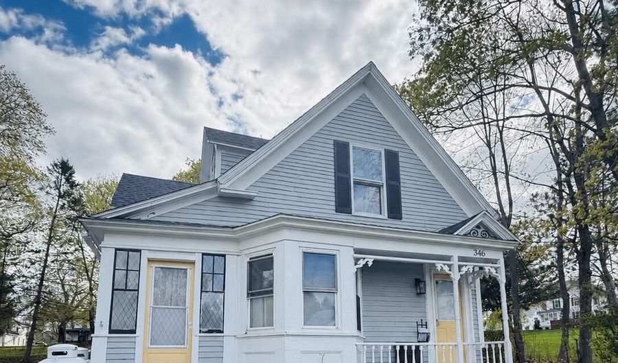 346 Lincoln St, Bangor, ME 04401 - 3 Beds, 2 Bath