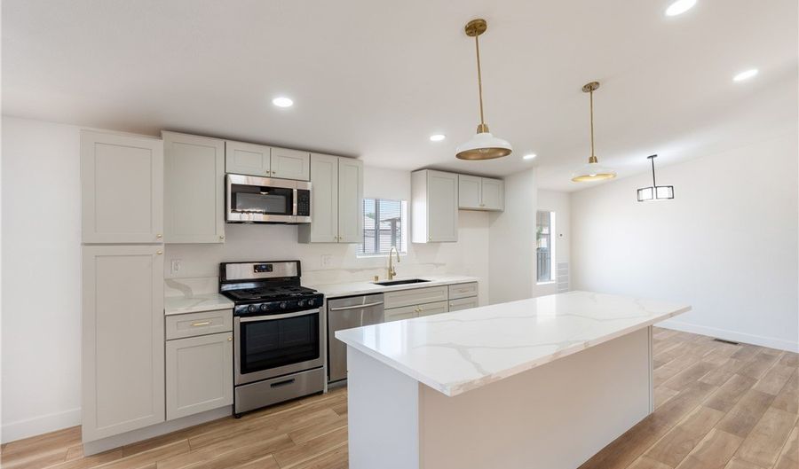 6045 Bluehill Ave, Las Vegas, NV 89156 - 4 Beds, 2 Bath