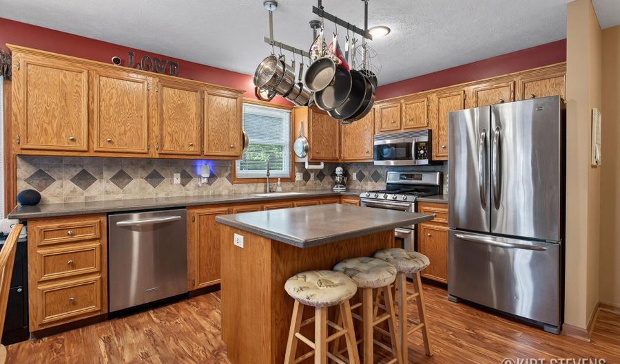 5911 Frostline Dr, Allendale, MI 49401 - 3 Beds, 2 Bath