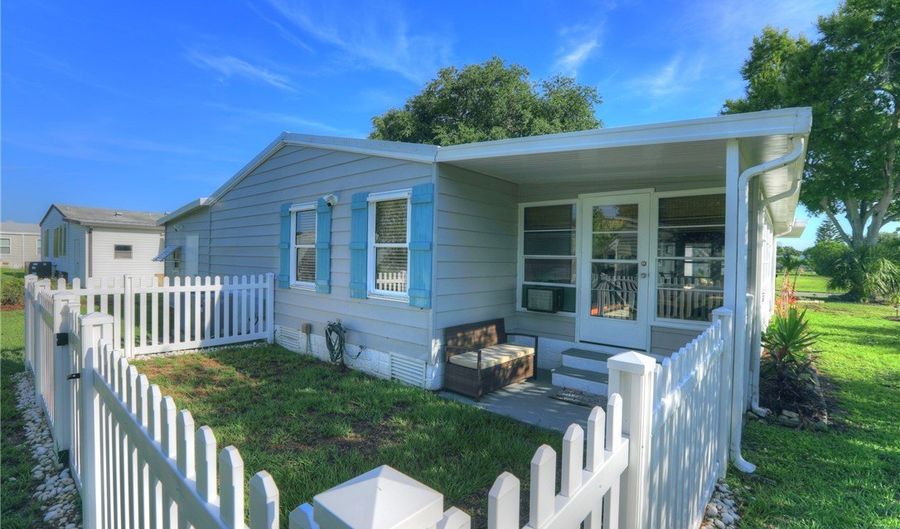 911 Yew St, Barefoot Bay, FL 32976 - 2 Beds, 2 Bath