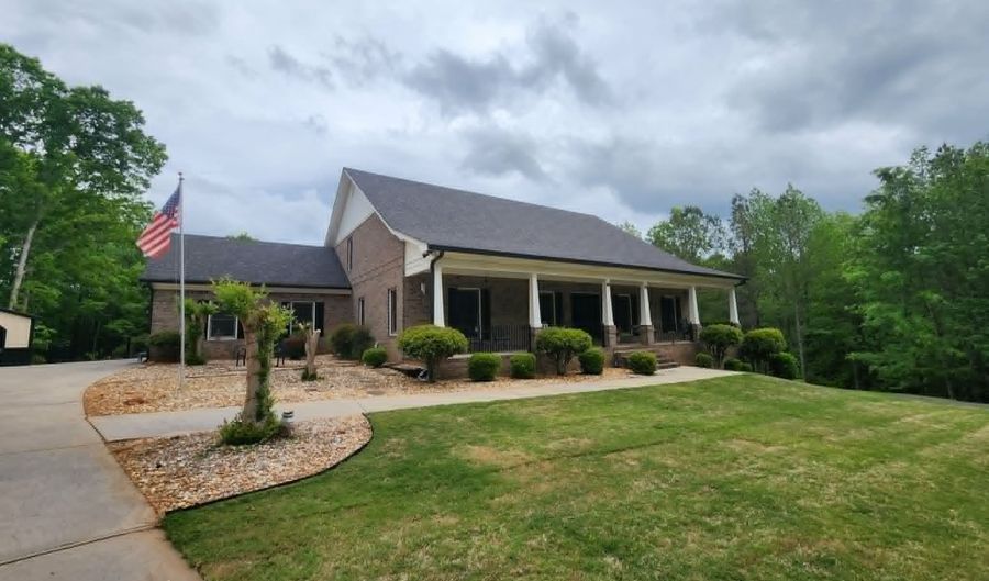 300 Brook Rd, Barnesville, GA 30204 - 5 Beds, 3 Bath