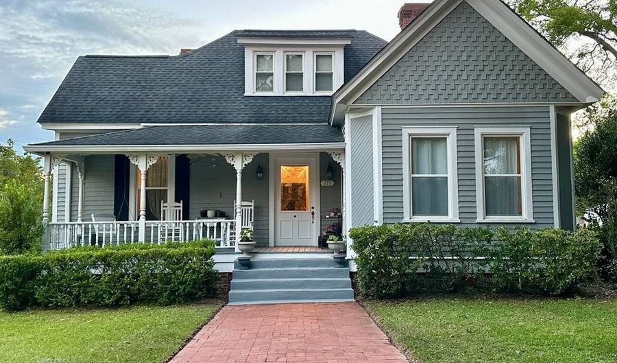 271 Jefferson St, Barnwell, SC 29812 - 3 Beds, 3 Bath
