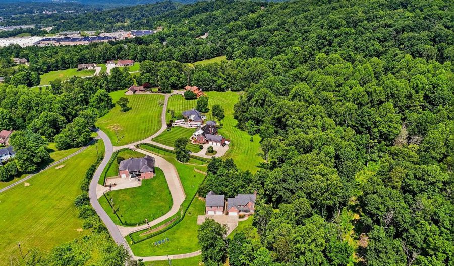 6908 Wildcat Rd, Barboursville, WV 25504 - 7 Beds, 5 Bath