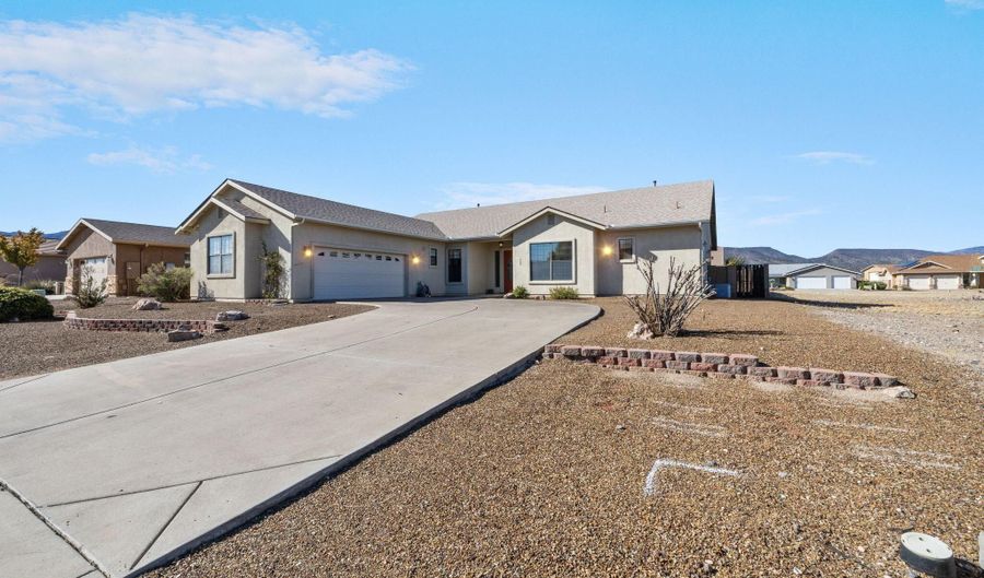 525 S Hitching Post Dr, Camp Verde, AZ 86322 - 4 Beds, 4 Bath