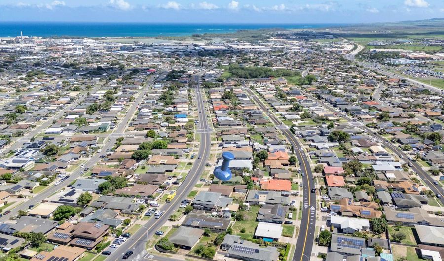 323 W Papa Ave, Kahului, HI 96732 - 3 Beds, 3 Bath