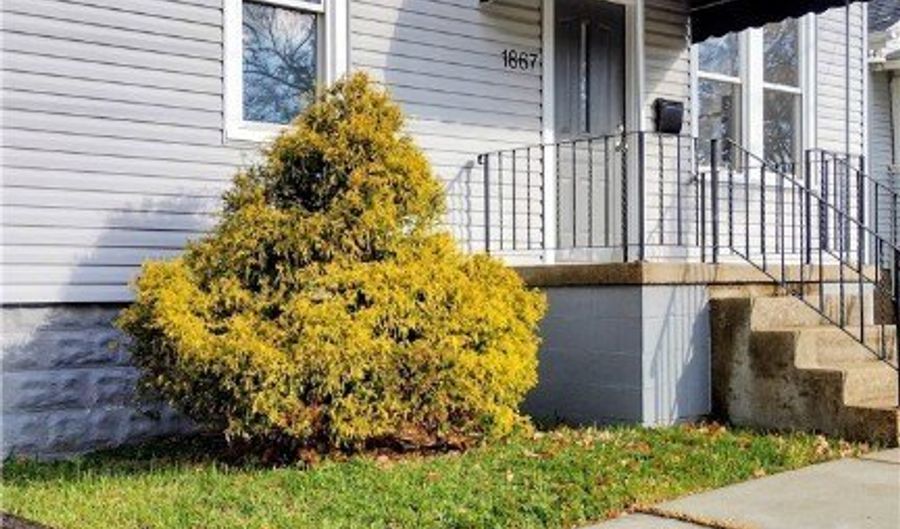 1867 Triplett Blvd, Akron, OH 44312 - 2 Beds, 2 Bath