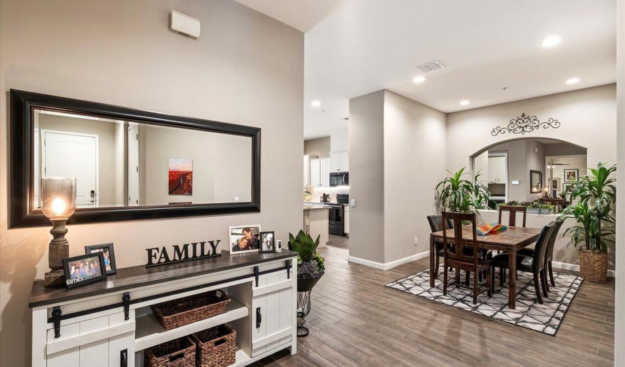 1255 N ARIZONA Ave 1104, Chandler, AZ 85225 - 2 Beds, 2 Bath