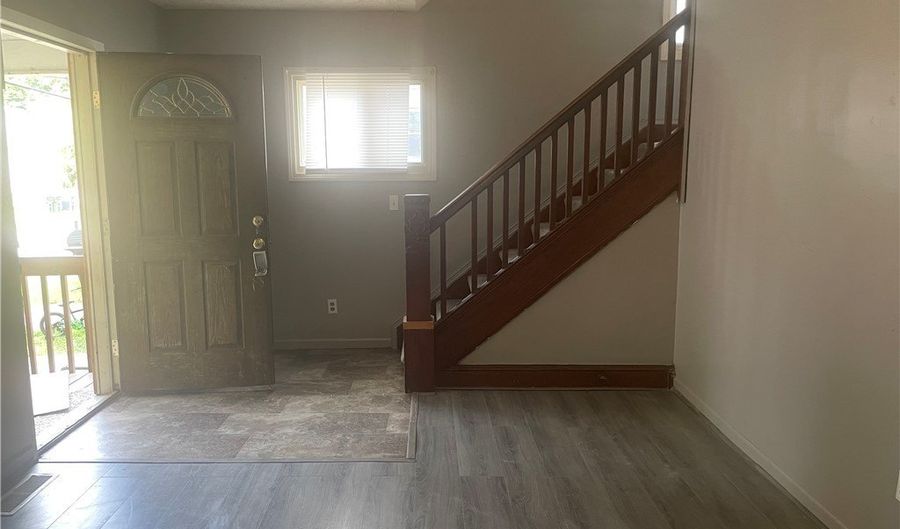 158 Naples St, Akron, OH 44310 - 3 Beds, 1 Bath