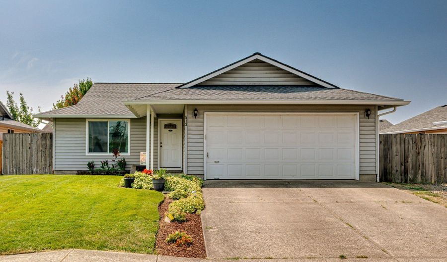 513 SE 10TH St, Battle Ground, WA 98604 - 3 Beds, 2 Bath
