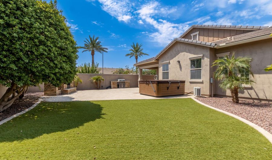 439 E LAS COLINAS Pl, Chandler, AZ 85249 - 3 Beds, 3 Bath
