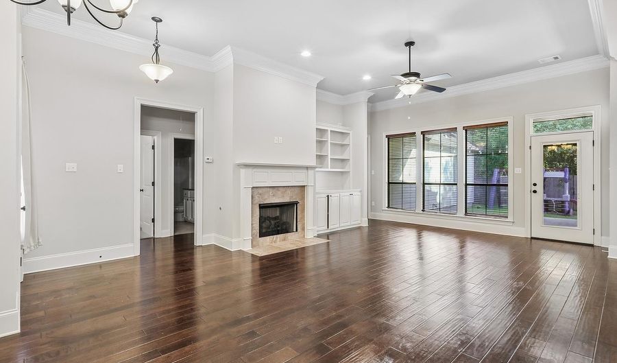 8127 Valencia Ct, Baton Rouge, LA 70820 - 4 Beds, 3 Bath