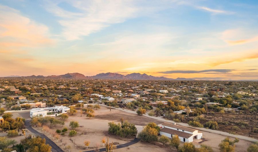 29441 N 64TH St, Cave Creek, AZ 85331 - 6 Beds, 7 Bath