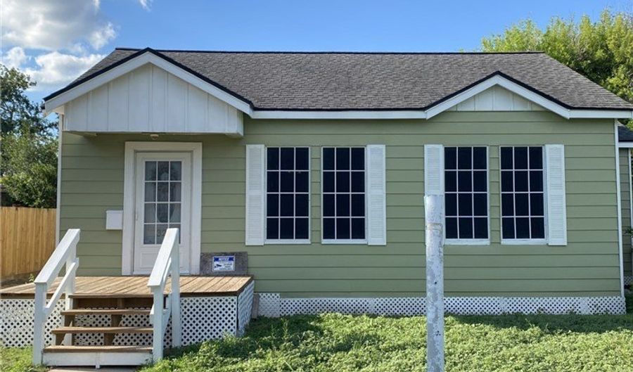 323 W 4th St, Alice, TX 78332 - 3 Beds, 1 Bath