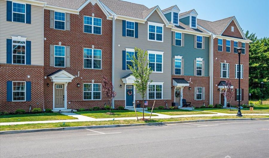220 Anchor Way, Aberdeen, NJ 07721 - 3 Beds, 3 Bath