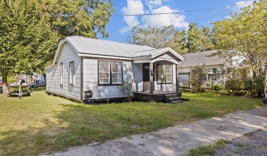 111 Donald Frederick Blvd, Abbeville, LA 70510 - 2 Beds, 1 Bath