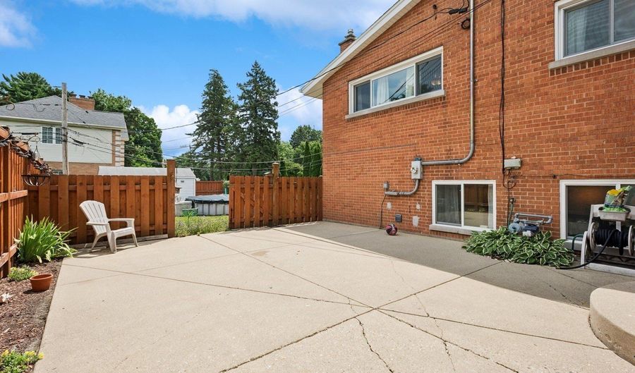 1804 E Euclid Ave, Arlington Heights, IL 60004 - 3 Beds, 2 Bath