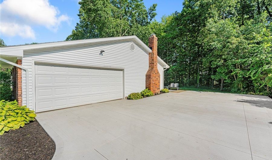 300 Chatham Dr, Aurora, OH 44202 - 3 Beds, 2 Bath