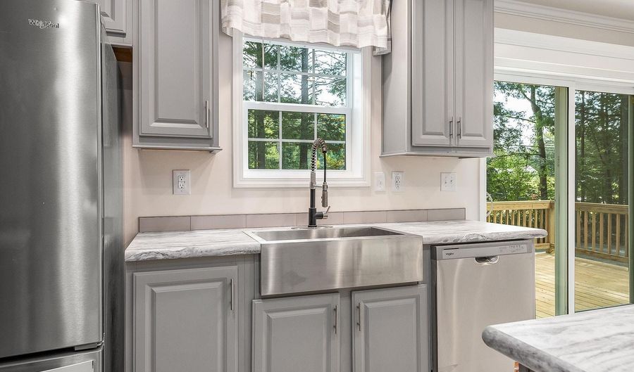 3 Alison Cir, Hampton, NH 03842 - 2 Beds, 2 Bath