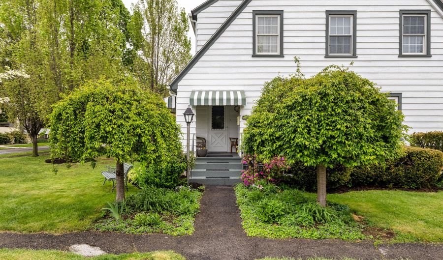 2807 4th Ave, Altoona, PA 16602 - 3 Beds, 2 Bath
