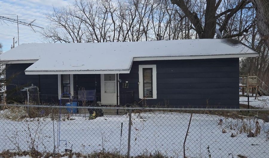 1666 Bridge St, Albia, IA 52531 - 3 Beds, 1 Bath