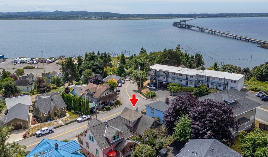 657 FLORENCE Ave, Astoria, OR 97103 - 3 Beds, 2 Bath