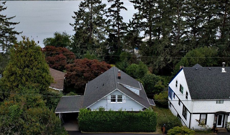 729 ERIE Ave, Astoria, OR 97103 - 4 Beds, 1 Bath