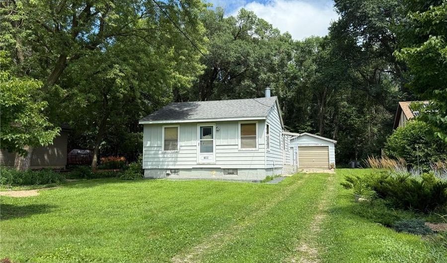 1906 6th Ave NW, Austin, MN 55912 - 2 Beds, 1 Bath
