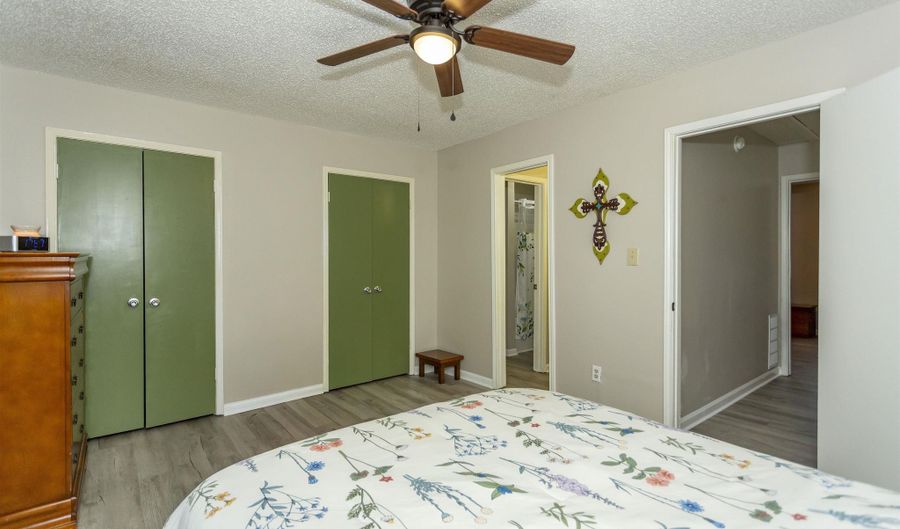 1312 APPLEGATE Dr, Alabaster, AL 35007 - 2 Beds, 2 Bath