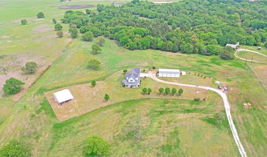 174 County Road 2690, Alvord, TX 76225 - 3 Beds, 3 Bath